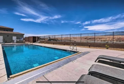 The Recovery Zone - Relax with a fire-pit & Hottub - 4-Star