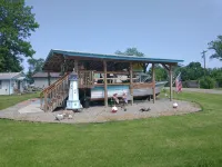 Spacious 3br cabin 4 blks from Leech Lake. All appliances and spectacular patio!