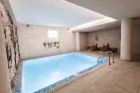 Premier Hotel - Pools
