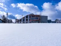 Lake House in the Summer, Ski Chalet in the Winter, Dog Friendly!