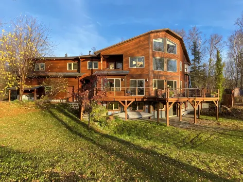 Upscale 3-bedroom lakefront house in Talkeetna - 4-Star