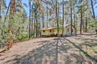 Simply Amazing....Remodeled Cabin with Strawberry's Largest Deck, Dog Friendly
