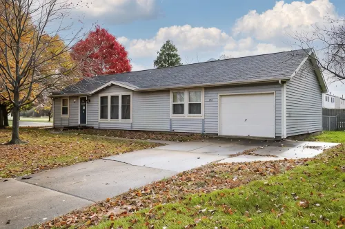 Comfy, Convenient, and Charm 3BR Retreat near BGSU - 3-Star