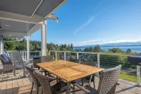 Water & Mountain Views: Escape to Whidbey Island! - Bergblick