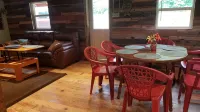Cute family/ couples cabin with trailer parking and use of our dock in calm cove - 2-Star