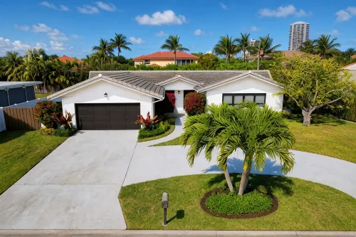 Beach House with Pool, Luxurious & Contemporary - 3-Star