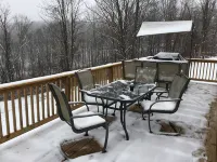 All American Cabin with plenty of parking, handicap friendly - 2-Star