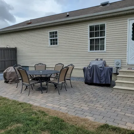 PRICE DROP - HIGHLY RATED! Cozy, single family home close to beach and golf
