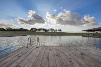 Spacious Lake Travis retreat with stunning views and huge gameroom!