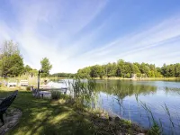 Cozy Loft Retreat with Lake Views and Access. Hotels in Mecosta County