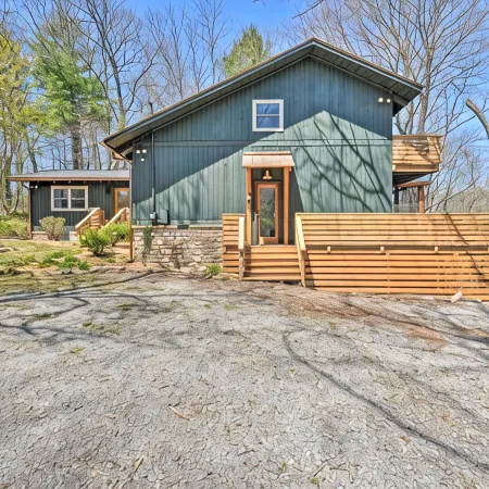 Beautiful Mountain Cabin next to Glen Falls!