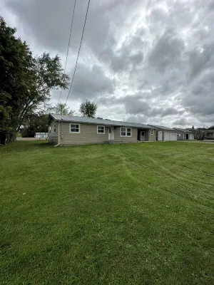 Route 66 Rails to Trails home with Central AC and WIFI - Homestays