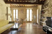 Charming apartment in the historic center of Uzès with air condition and parking