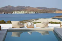White Pebble Suites