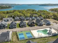 Spectacular 7 Bd - Hot Tub! Hotels in Ridgedale