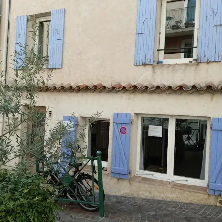 Studio 2 Personnes Centre Ancien de Sainte Maxime a 300 M Plage et Port