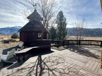 Orvis Outpost - balcony
