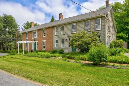 Berkshires Family Inn – for Getaways & Big Groups! Walkable to Butternut! - Wifi