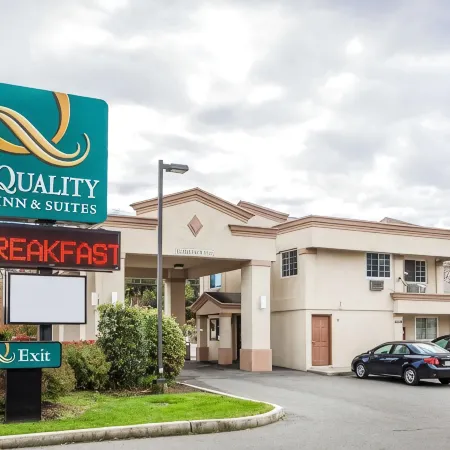 Hibiscus Inn & Suites