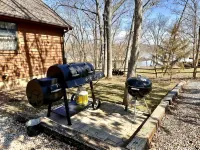 Whole House on a Quiet Cove, Lake of the Ozarks, Family Owned and Operated. Hotels in Benton County