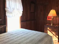 2 Mins/350 ft Walk to West Beach 4-Br Cottage in Westbrook, CT with Large Yard Hotels in Westbrook
