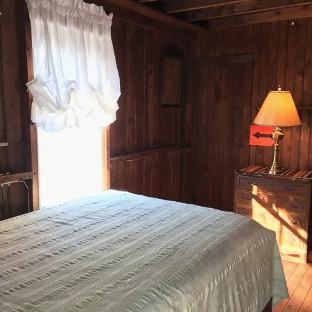 2 Mins/350 ft Walk to West Beach 4-Br Cottage in Westbrook, CT with Large Yard