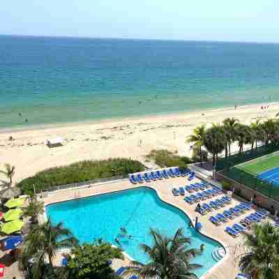 Renovated Oceanfront Condo at Ocean Manor:Private Beach,Tiki Bar,Fort Lauderdale Fitness & Recreational Facilities