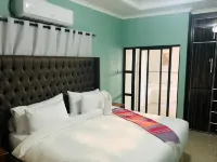 Makgadikgadi Riverview Inn - Хоумстей