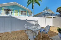 Across the street from the Beach, restaurants, free wifi. - 3-Star