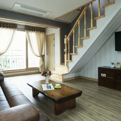Jeju Badagreen Pension Отели рядом с достопримечательностью «Храм Сонкванса»
