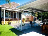 New England Guest House by Ilawu - Homestays