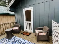 Charming& Cozy Cabin walking distance to downtown and trails Hotels in Cloudcroft
