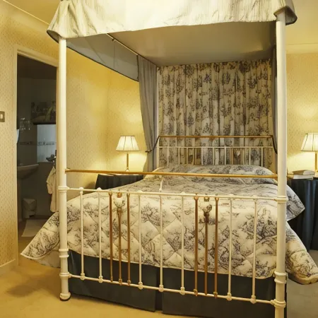 Bishopsgate House Hotel
