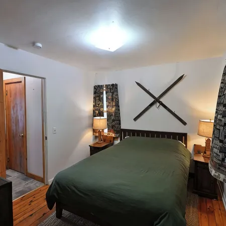 Brookside: Cozy Cabin Retreat, Fireplace + Atv/Snowmobile Access + Pets ok