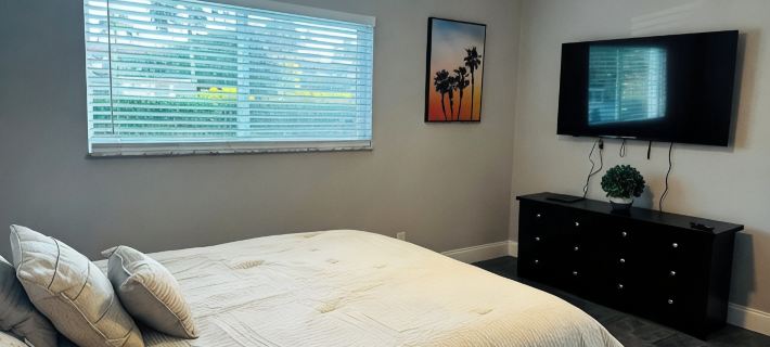 Charming 2-bedroom apartment with AC, WiFi in pleasant Delray Beach Hotels in Delray Beach