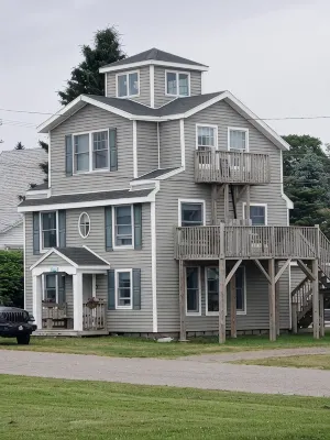 Walk to Campobello & Beach/Weekly Discount/Pets Welcome/Water Views /Fire Pit - Wifi