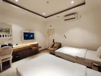 Chevilly Resort & Camp - Flughafentransfer