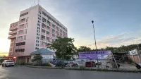 GOLDEN PALMS HOTEL