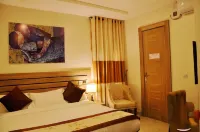 Moz One Executive Guest Rooms Hombori