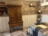 “Leroy” One of the 5 Tiny Cabins on the Osage River - Hytter