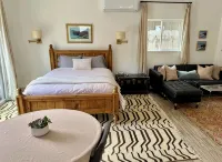 Charming NEW studio with AC and private yard in tranquil Sebastopol - Condos