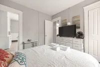 Modern 2BR • Mins to Univ, Zoo, Destiny & Downtown