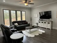 NEW Comfy, spacious, Modern