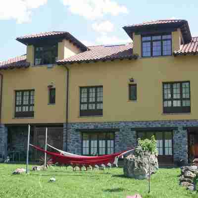 El Quesar de Gamoneo Hotel Exterior
