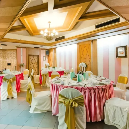 Charoen Hotel