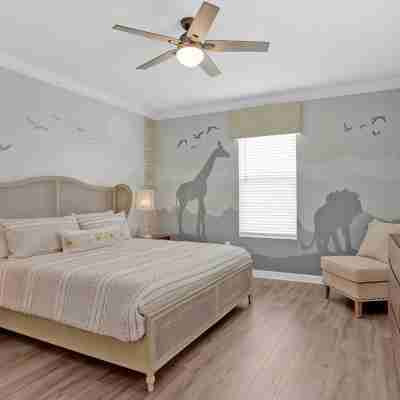 private pool/communal pool/games room/themed bedrooms Rooms