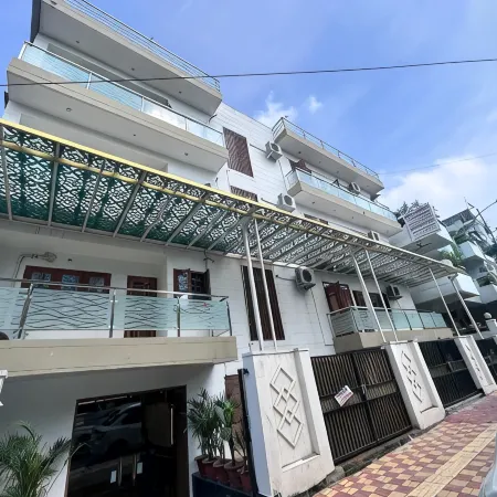 Hotel Aman Residency
