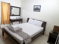 Ndalem Suratin Guesthouse - Parvekkeita