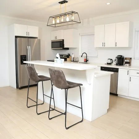 Townhouse w/Pool Near Beach, Airport & Supermarket