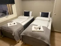 Big central house with a view, free parking(E31) 나르비크 호텔